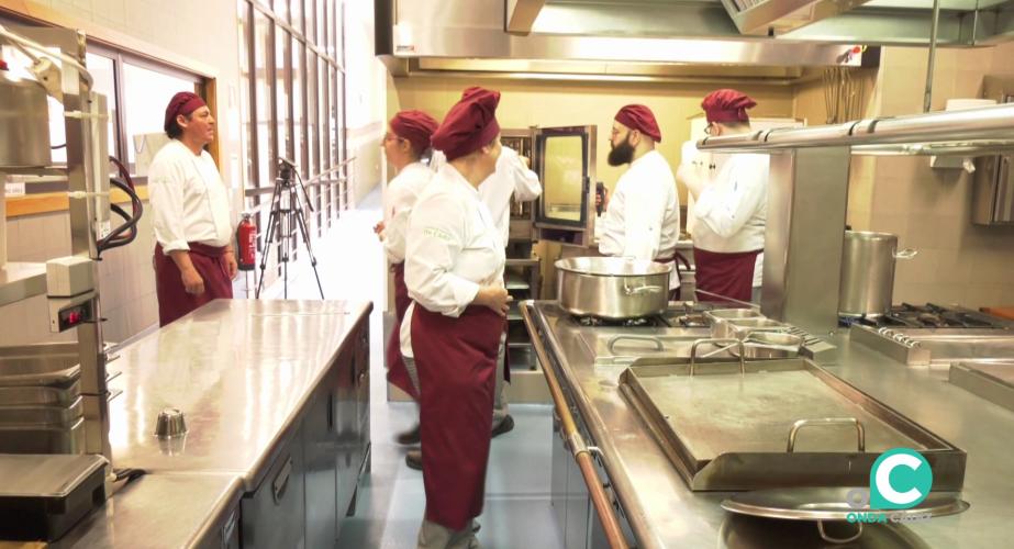 interior de las cocinas del centro espacio de formación de los alumnos