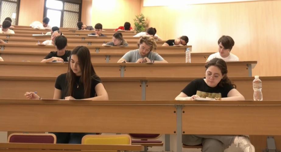 Alumnos durante el examen de la antigua selectivdad el pasado 2025