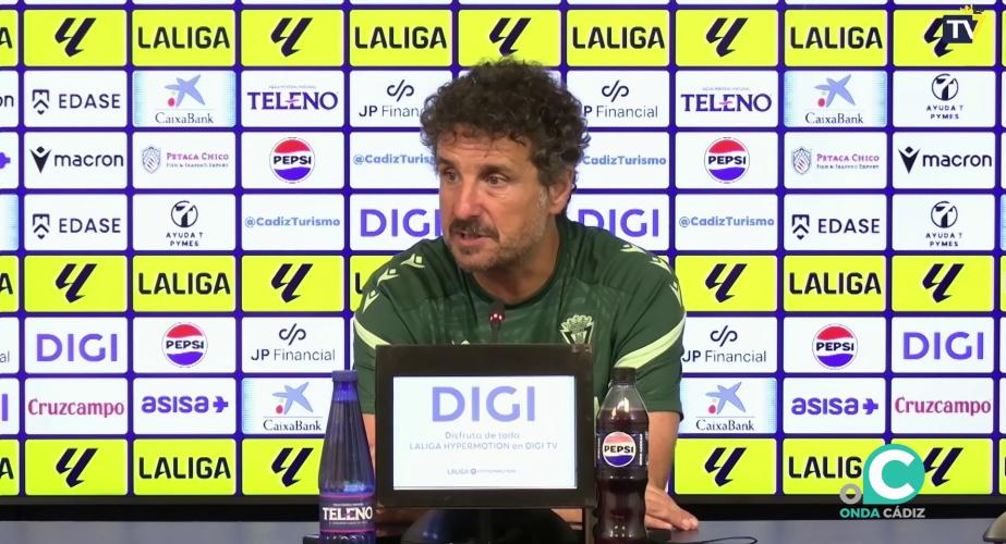 El tecnico cadista en la rueda de prensa previa al duelo que cerrará la temporada 2025-26