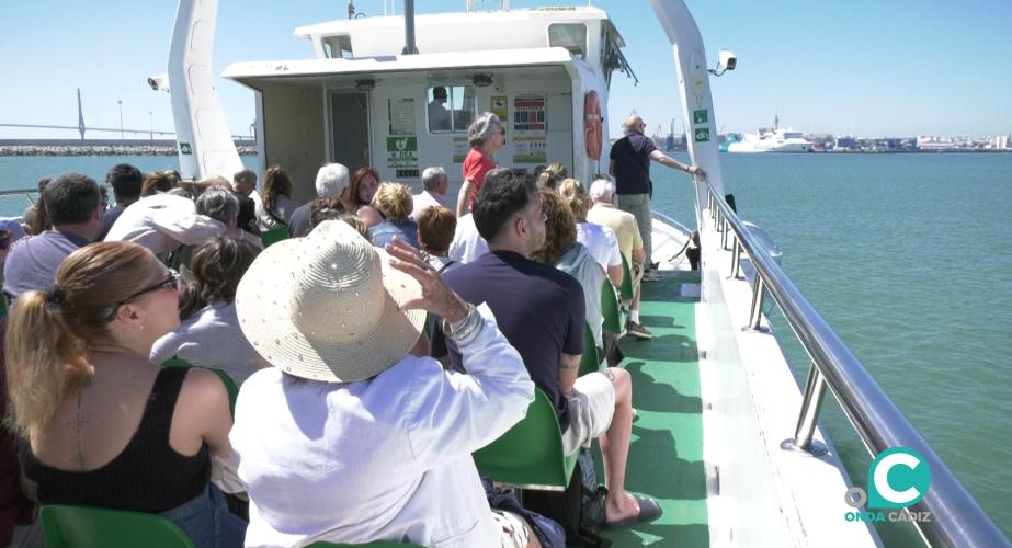 El Catamarán tiene dos líneas que unen Cádiz, Rota y el Puerto. 