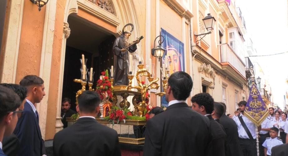 Traslado del Beato Diego José de Cádiz hasta la Catedral para procesionar en el Corpus.