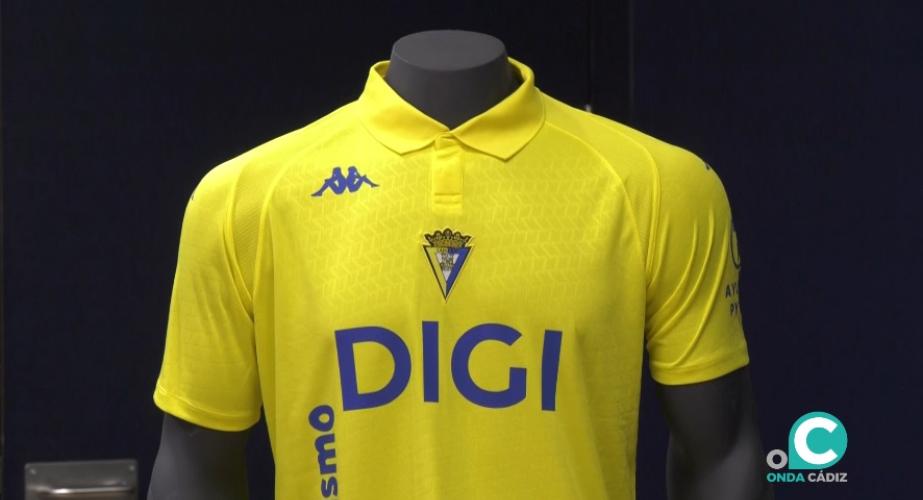 La primera equipación ya está a la venta en la tienda oficial del club
