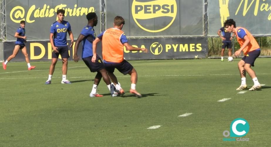 Imagen de la primera sesión en la Ciudad Deportiva Bahía de Cádiz (Foto: Cádiz CF)
