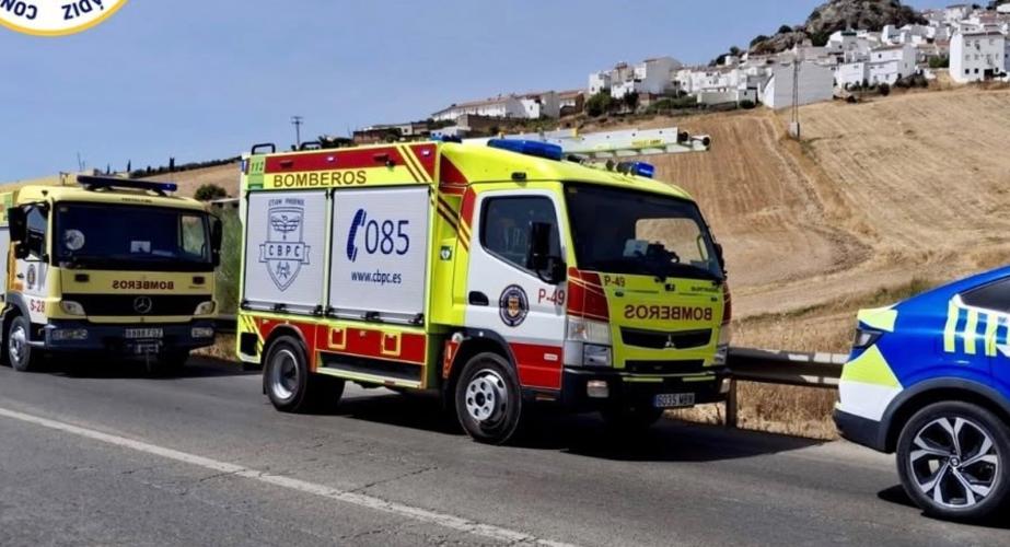 Vehículos de bomberos en el lugar del siniestro