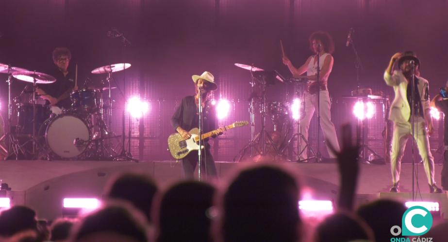 Leiva cerró su gira 'El Tour Gigante' en el Cádiz Music Stadium.
