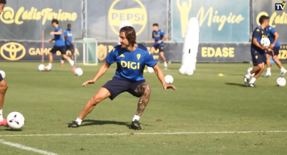 Campaña en la sesión desarrollada en la Ciudad Deportiva Bahía de Cádiz (Foto: Cádiz CF)