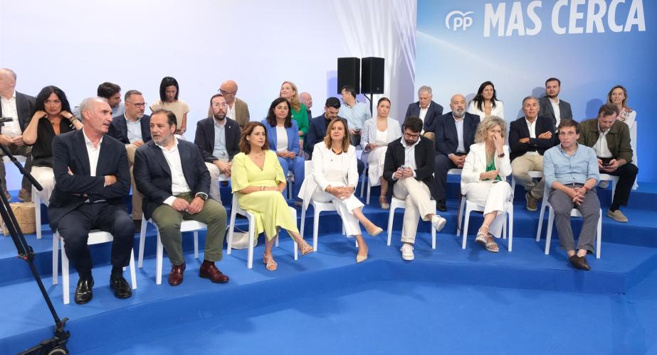 Imagen del acto de presentación de los candidatos a las capitales de provincia para las elecciones municipales de 2027, en Santiago de Compostela.