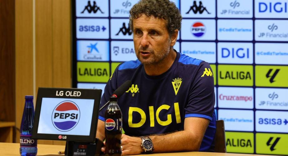 Imanol Idiakez en rueda de prensa (Foto: Cádiz CF)