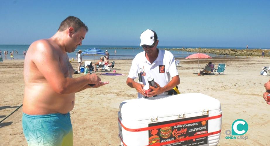 Latero en la playa de Cádiz