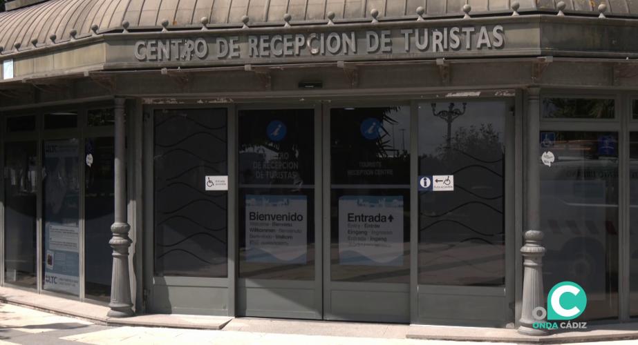 Oficina de Turismo en el Paseo de Canalejas de la capital gaditana