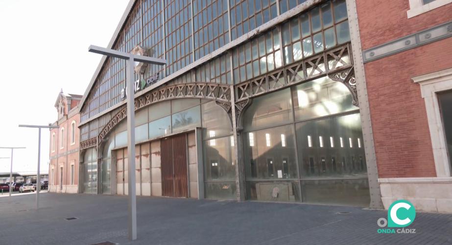 Portada del antiguo vestíbulo de la estación de trenes de plaza de Sevilla en donde esta prevista la futura ubicación
