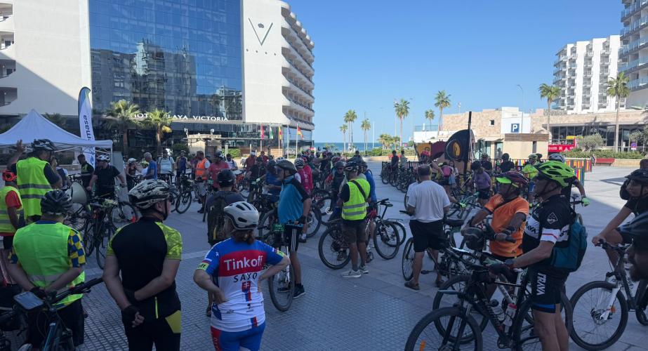Más de 200 ciclistas han participado en esta ruta que les ha llevado hasta Puerto Real