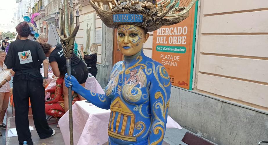 La historia de Cádiz cobra vida sobre la piel.