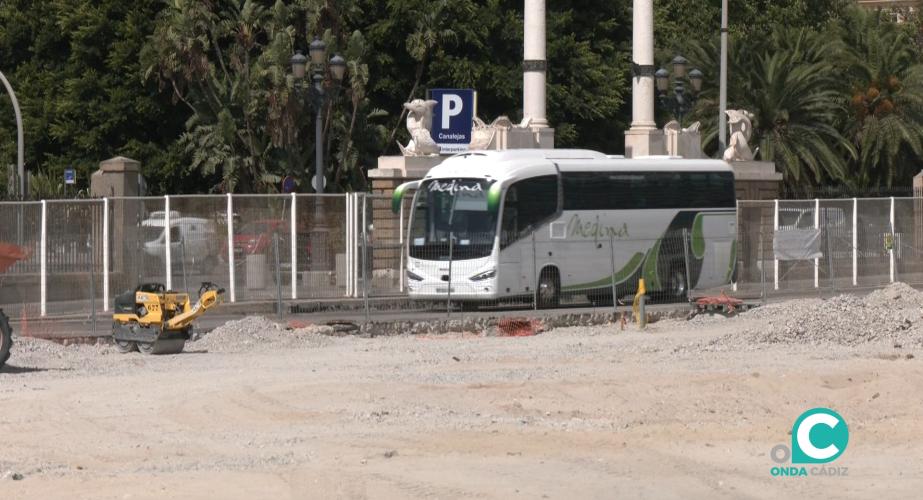 La presidenta de la Autoridad Portuaria incide en que los trabajos de la primera fase van a buen ritmo.