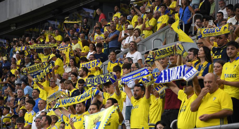 Imagen del graderío del JP Financial durante un encuentro (Foto: Cádiz CF)