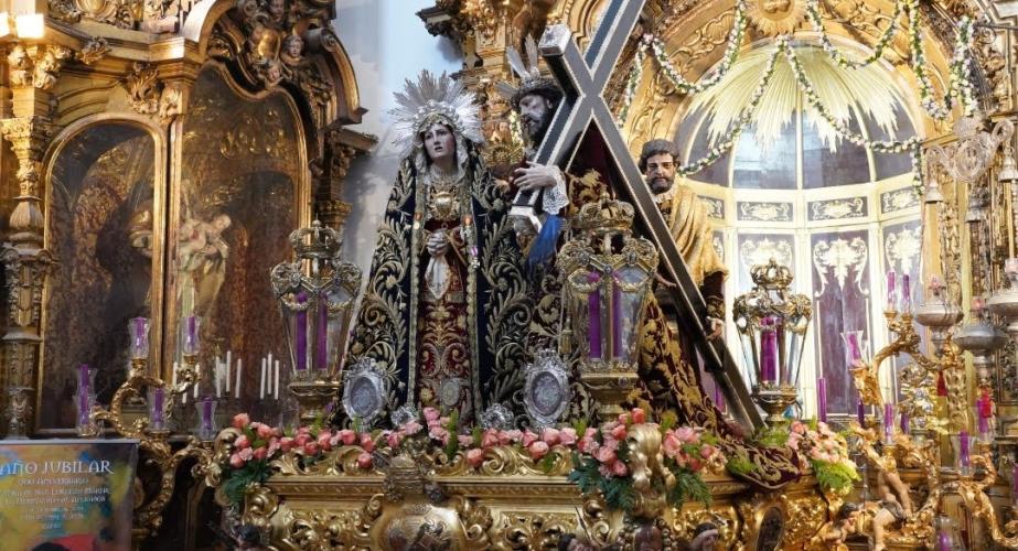 La cofradía está celebrando su 300 aniversario fundacional junto a la iglesia de San Lorenzo