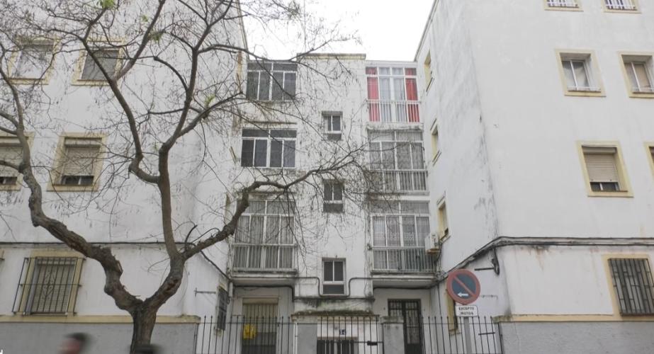 Adelante Izquierda Gaditana reclama soluciones urgentes para varias familias en situación habitacional límite.