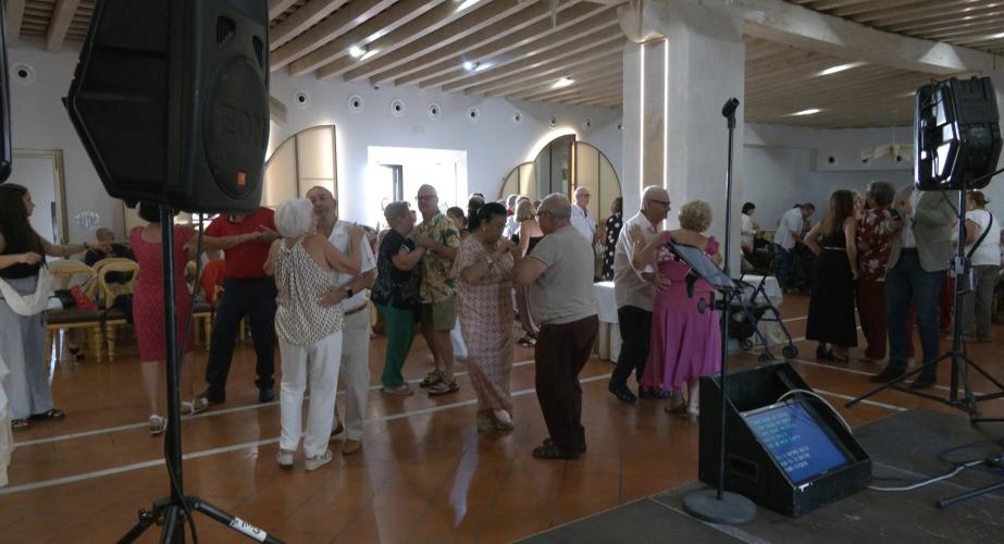 La jornada de convivencia ha contado con música en directo. 