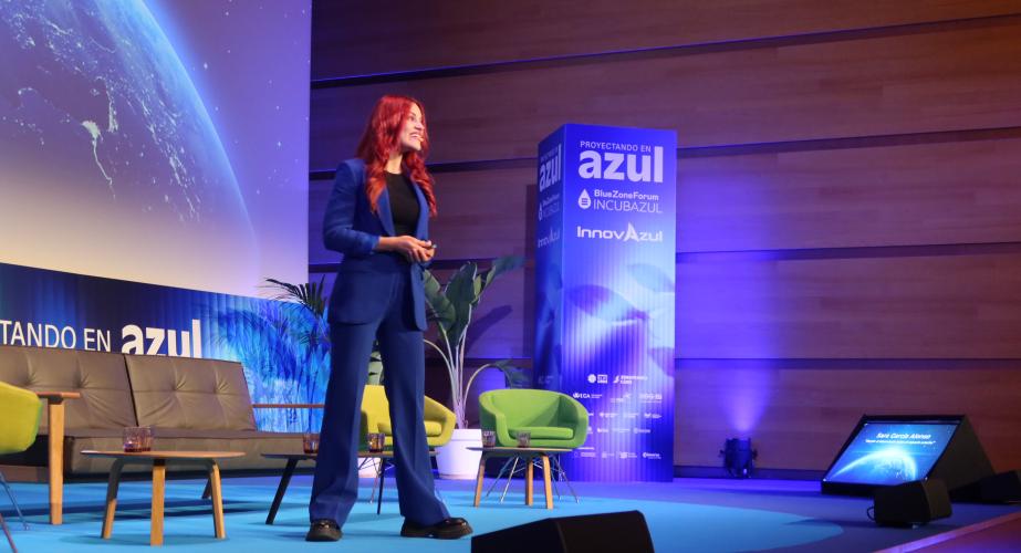 La astronauta e investigadora, Sara García, ha protagonizado la ponencia inaugural 