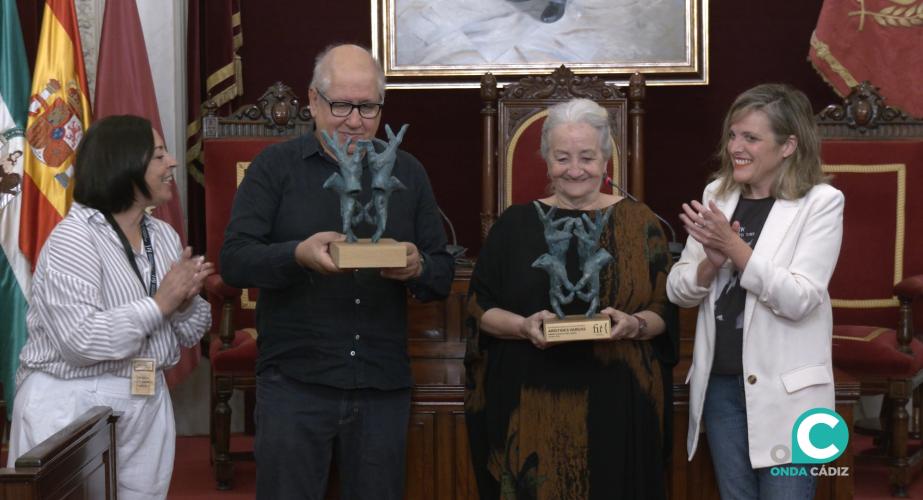 Arístides Vargas y Charo Francés, reciben el premio Atahualpa del Cioppo