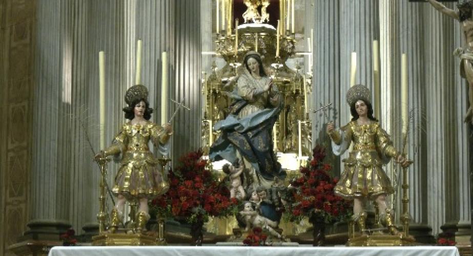 La función principal se celebra este viernes presidida por el administrador apostólico