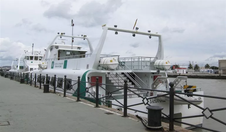 noticias cadiz catamaranes puerto de cadiz.jpg