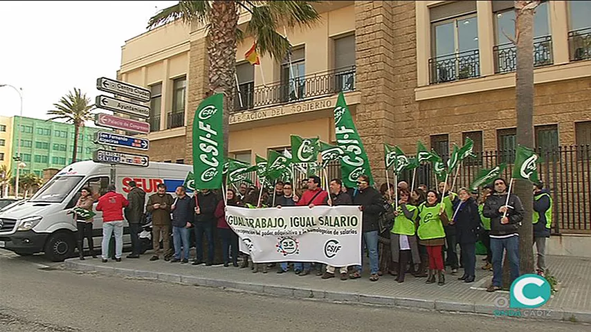 noticias cadiz concentracion empleados publicos subdelegacion cadiz.jpg