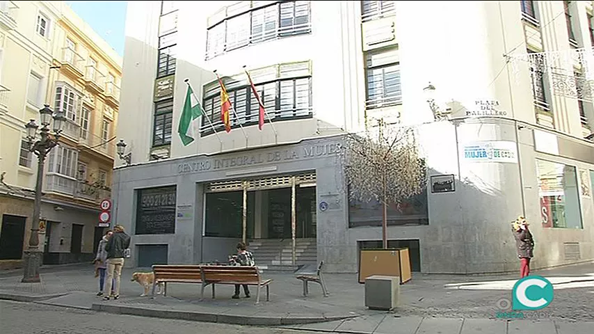 noticias cadiz fundacion mujer plaza palillero_1.jpg