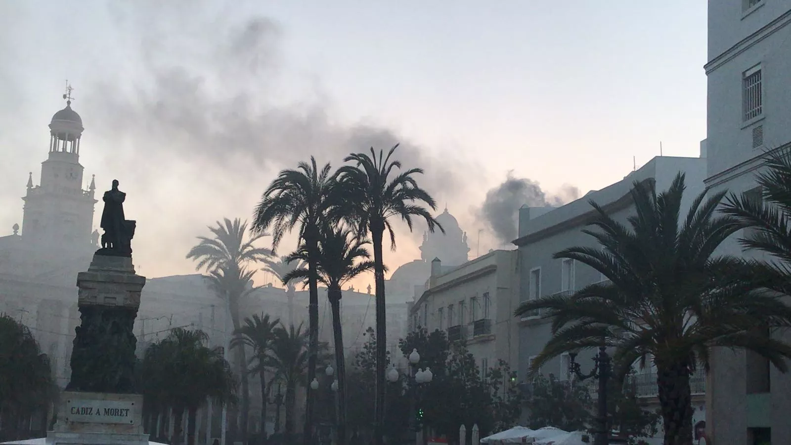 noticias cadiz incendio restaurante.jpg