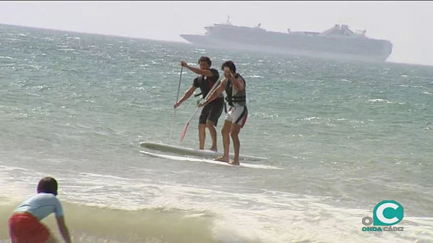 surf pala en la playa.jpg