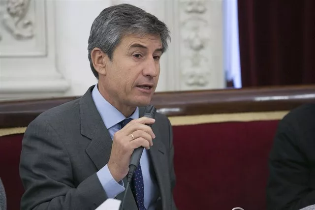 El portavoz de Ciudadanos (Cs) en el Ayuntamiento de Cádiz, Juan Manuel Pérez Dorao, interviene en un Pleno en una imagen de archivo noticias cadiz Perez Dorao.jpg
