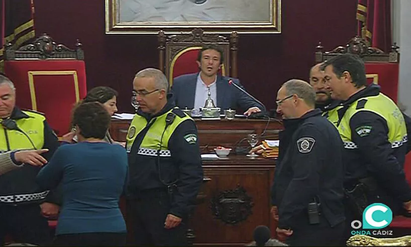 noticias cadiz bronca pleno .jpg noticias cadiz bronca pleno .jpg