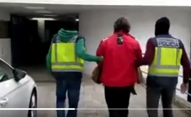 Sito Miñanco es conducido por la policia tras su arresto noticias cadiz operacion mito.jpg