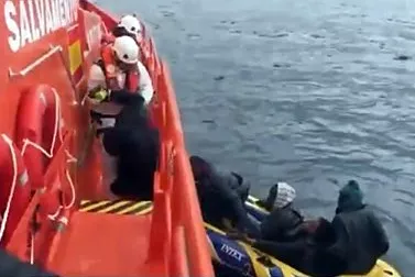 noticias cadiz rescata inmigrantes.jpg noticias cadiz rescata inmigrantes.jpg