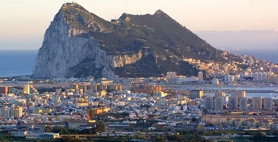 La_Linea_de_la_Concepcion_Cadiz1.jpg La_Linea_de_la_Concepcion_Cadiz1.jpg