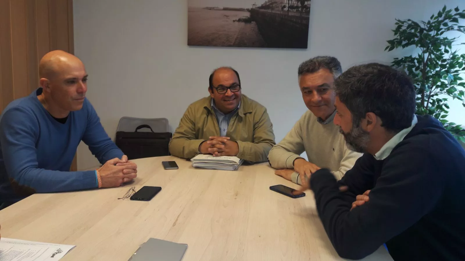 noticias cadiz Reunión con Fegadi 2 010318.jpeg noticias cadiz Reunión con Fegadi 2 010318.jpeg