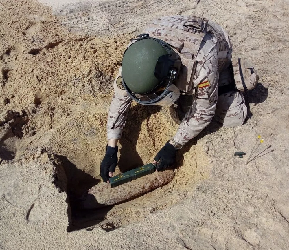 noticias cadiz proyectil de la armada neutralizado en camposoto.jpg