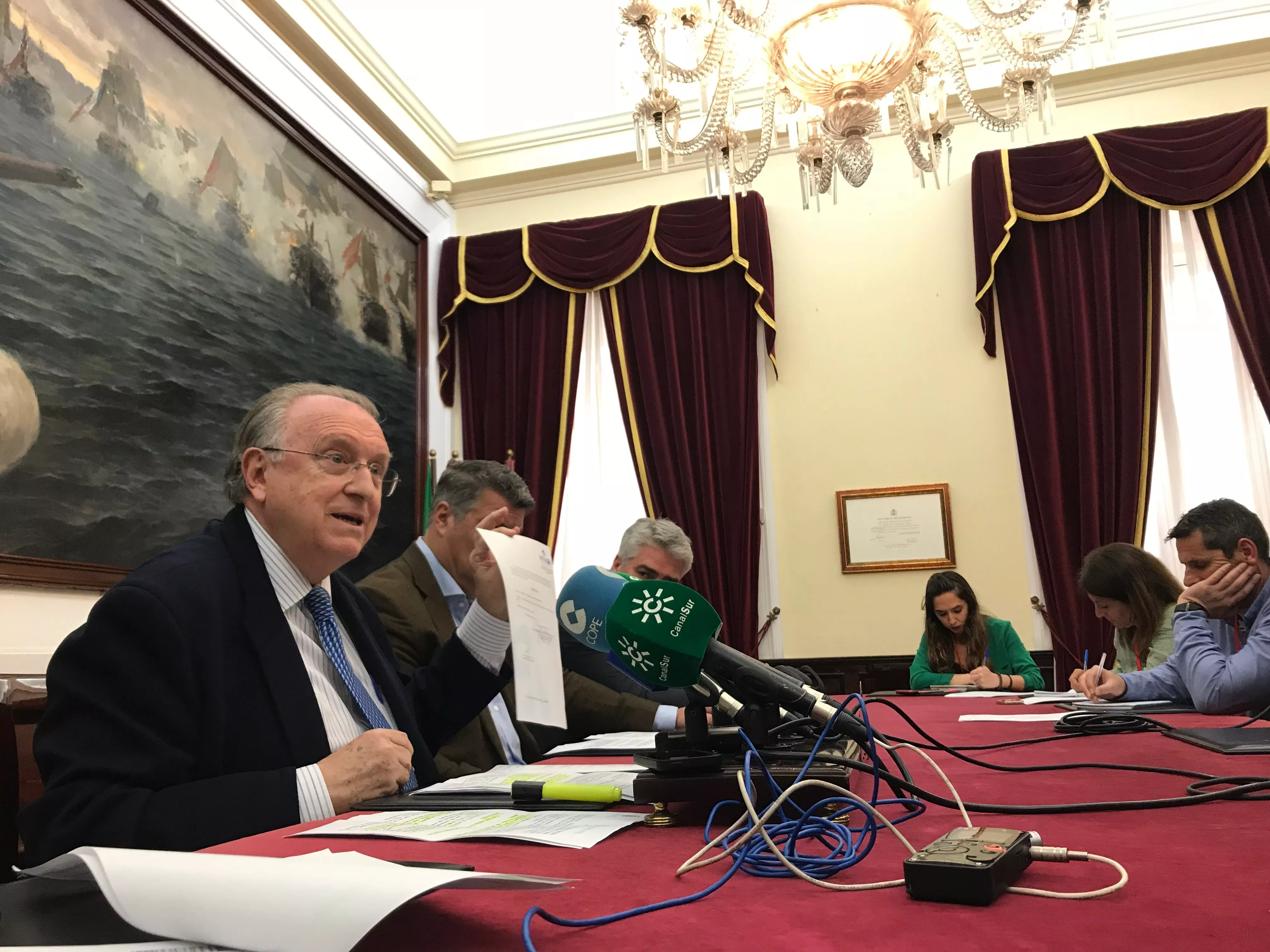 noticias cadiz decreto.JPG noticias cadiz decreto.JPG