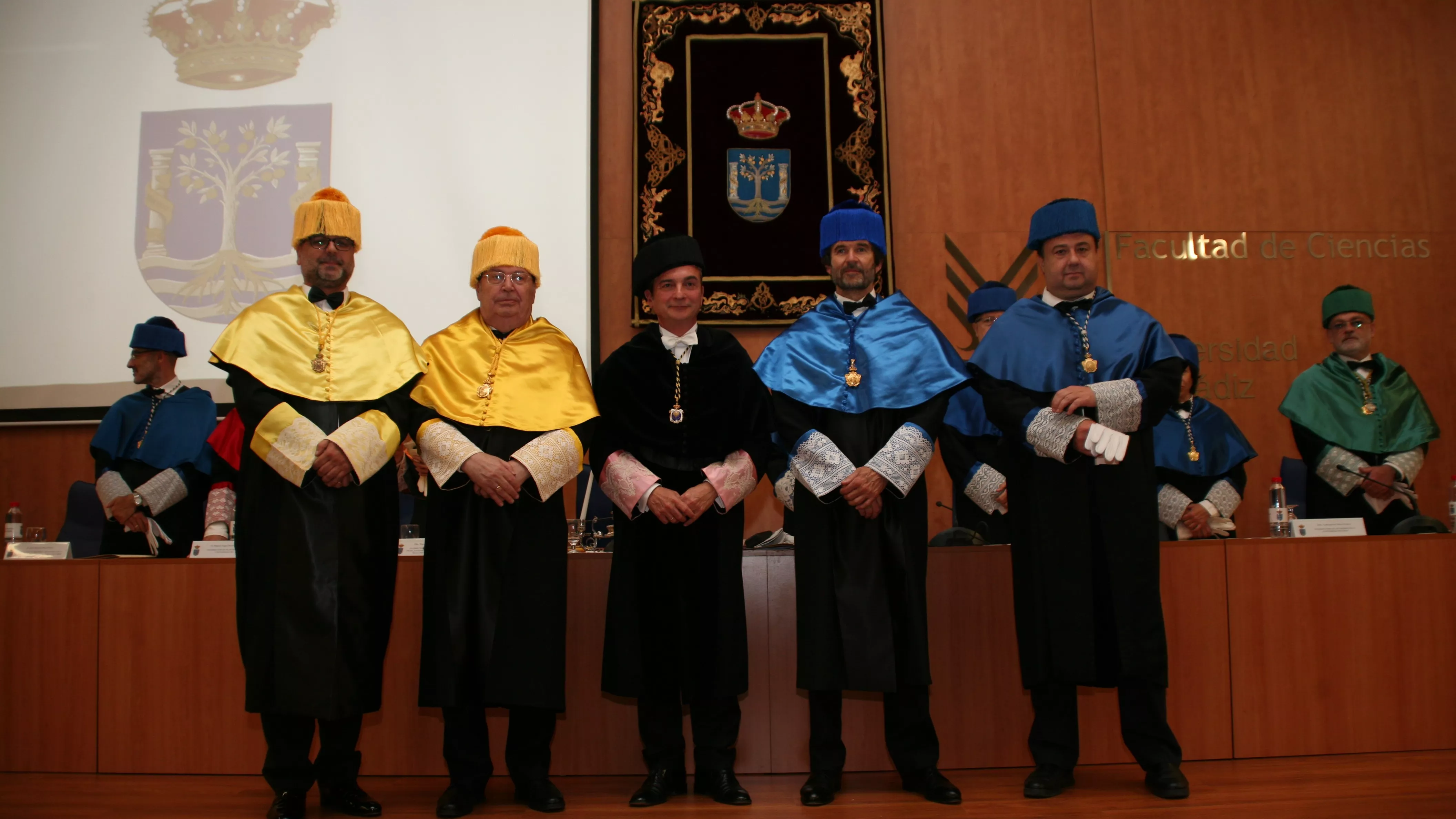 noticias cadiz Nuevos doctores Honoris Causa de la UCA foto de grupo con padrinos y rector.jpg noticias cadiz Nuevos doctores Honoris Causa de la UCA foto de grupo con padrinos y rector.jpg
