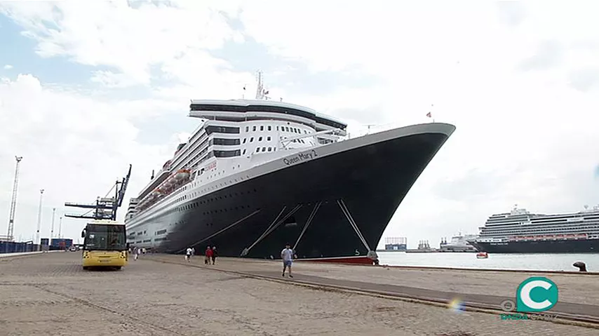 noticias cadiz queen mary2 ok.jpg