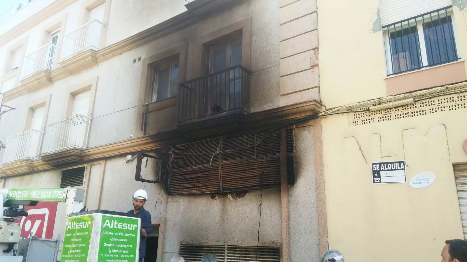 noticias cadiz INCENDIO SUPERMERCADO TARIFA.jpeg