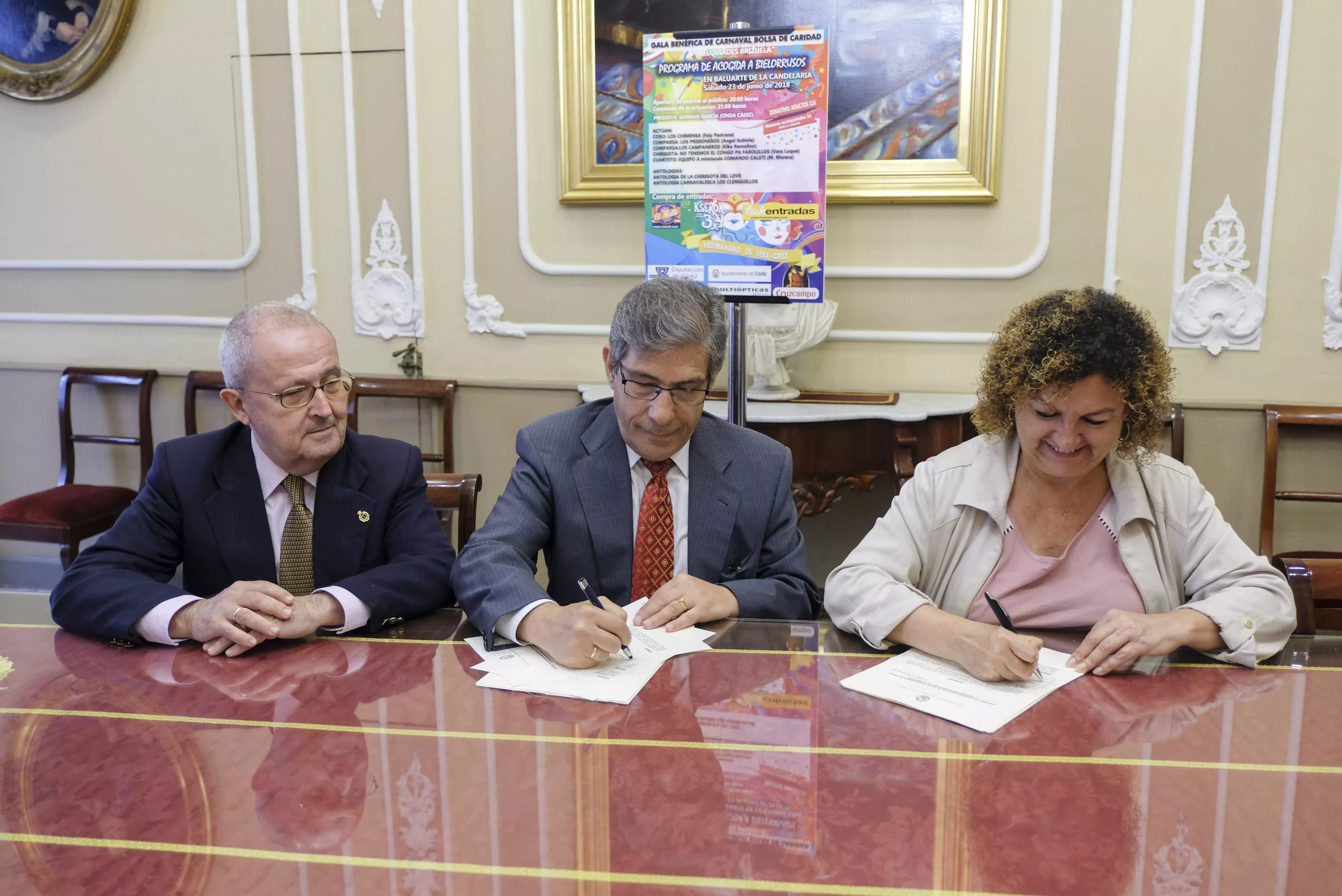 noticias cadiz-firma convenio gala benefica bolsa de caridad-002.jpg