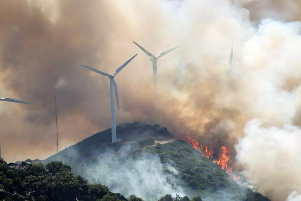 Imagen del incendio forestal en cortijo de la Hoya (Tarifa) INC FORESTAL TARIFA 28-07-18.jpeg