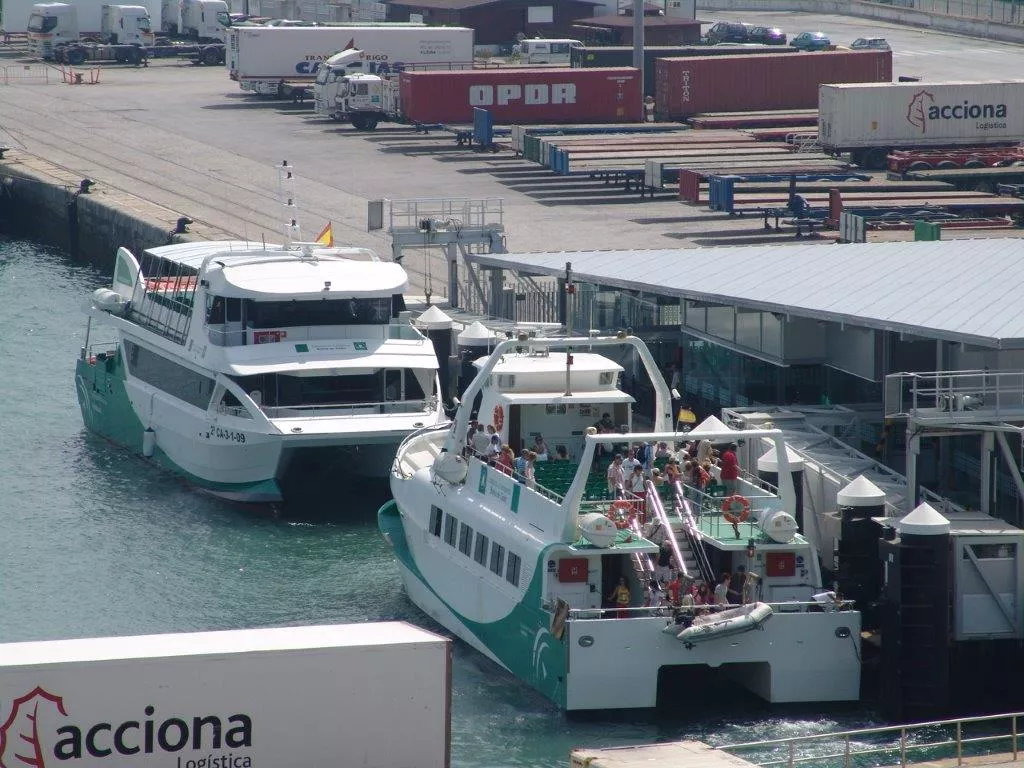 Servicio marítimo catamarán_0.jpg