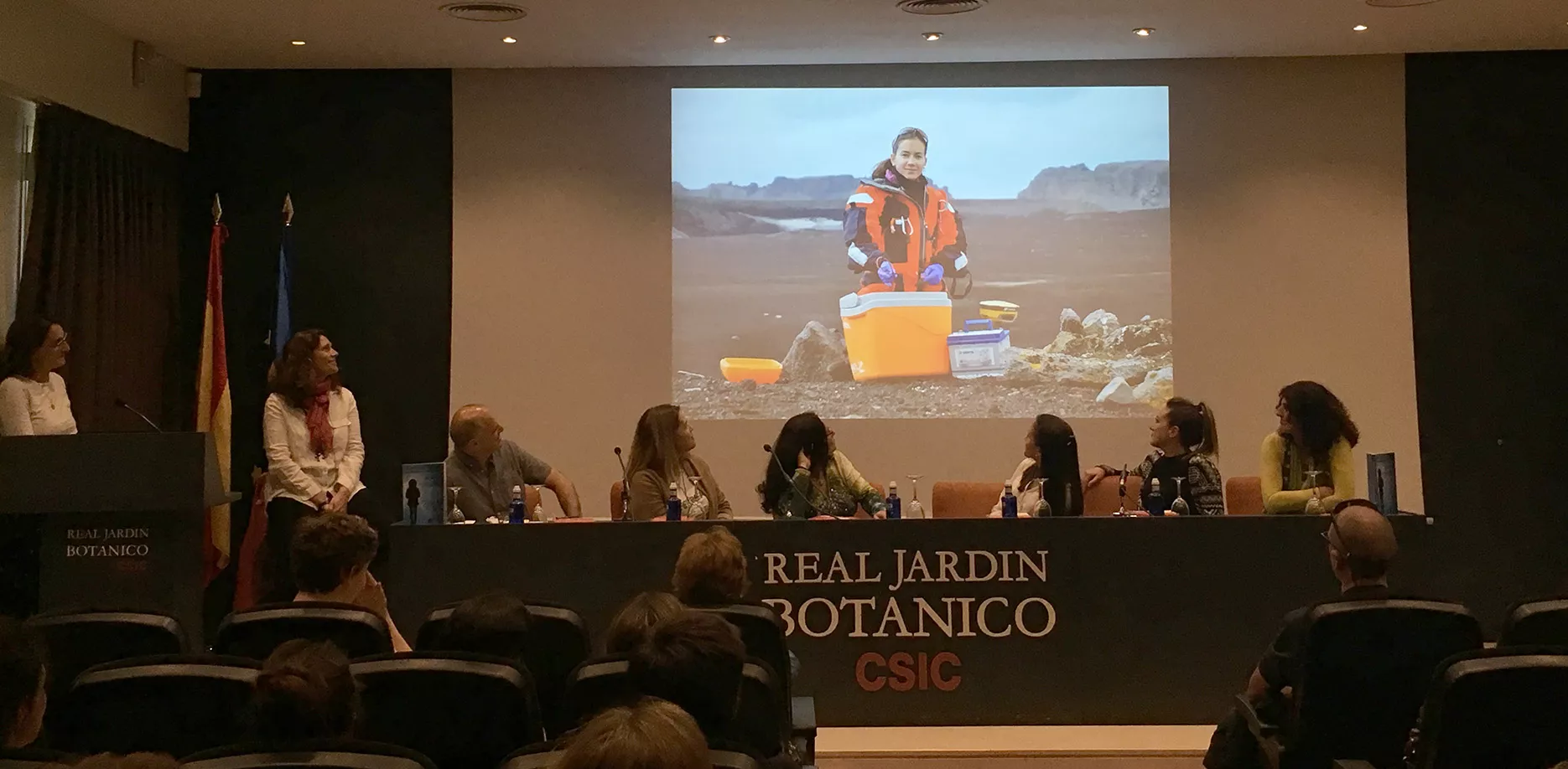 noticias cadiz Presentación del libro, en la imagen la investigadora Belén Rosado de la UCA.jpg