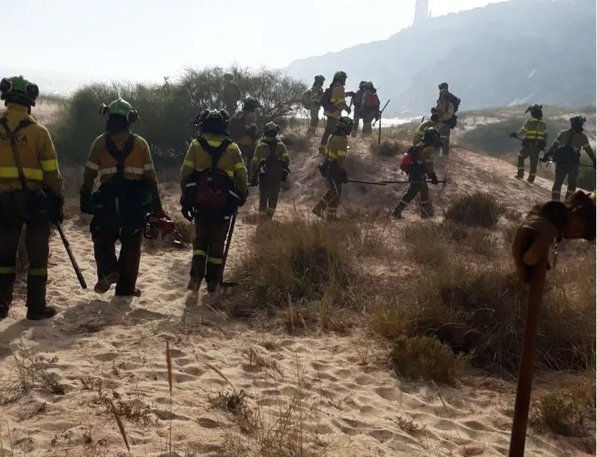 noticias cadiz incendio punta caraminal.jpg