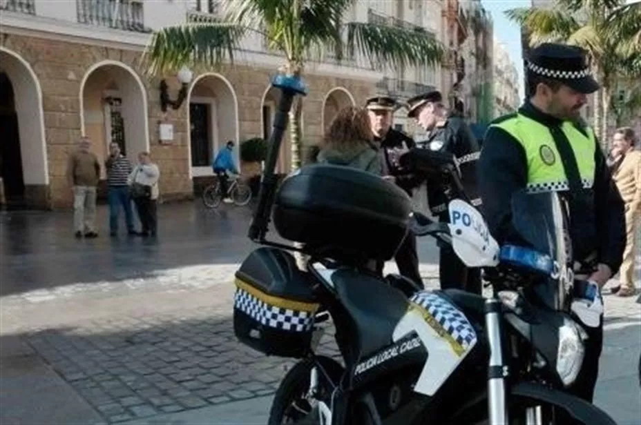 noticias cadiz policia local san juan de dios.jpg