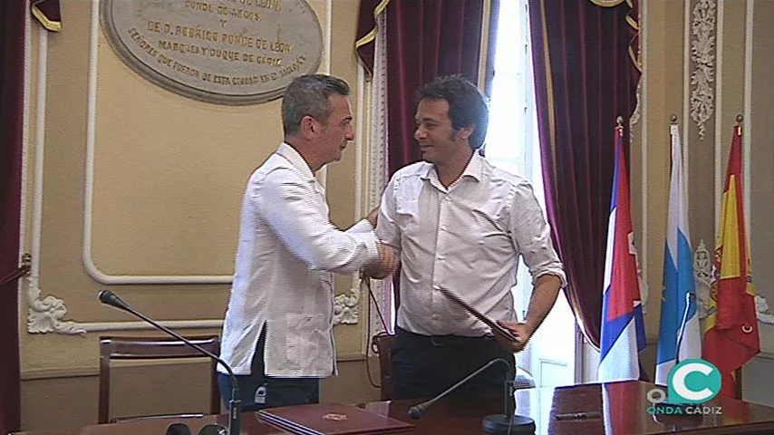 El alcalde y el rector de la UCA en un encuentro el pasado mes de agosto noticias cadiz firma conveniouca ayuntamiento_0.jpg