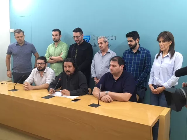 noticias cadiz Macias, junto a alcaldes y concejales de IU en la provincia..JPG