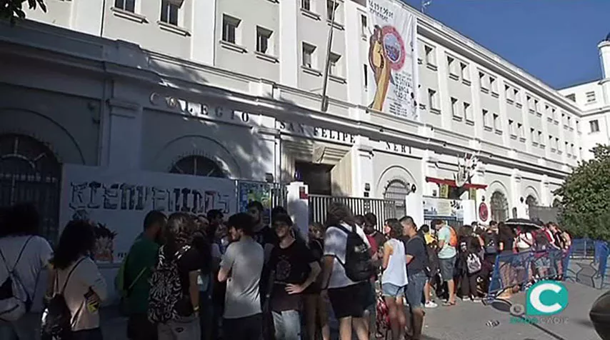noticias cadiz salon manga entrada san felipe neriok.jpg noticias cadiz salon manga entrada san felipe neriok.jpg